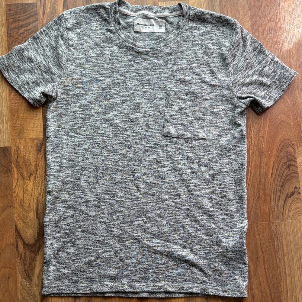 Abercrombie & Fitch Men's Heather Gray Short Sleeve Pocket Tee Size XS